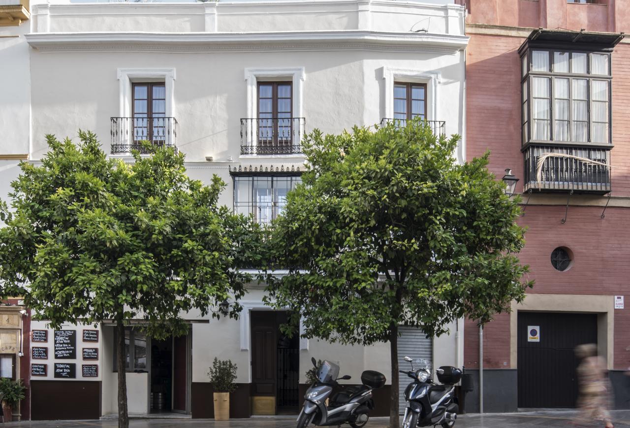 Santa Maria Apartments Севилья Экстерьер фото