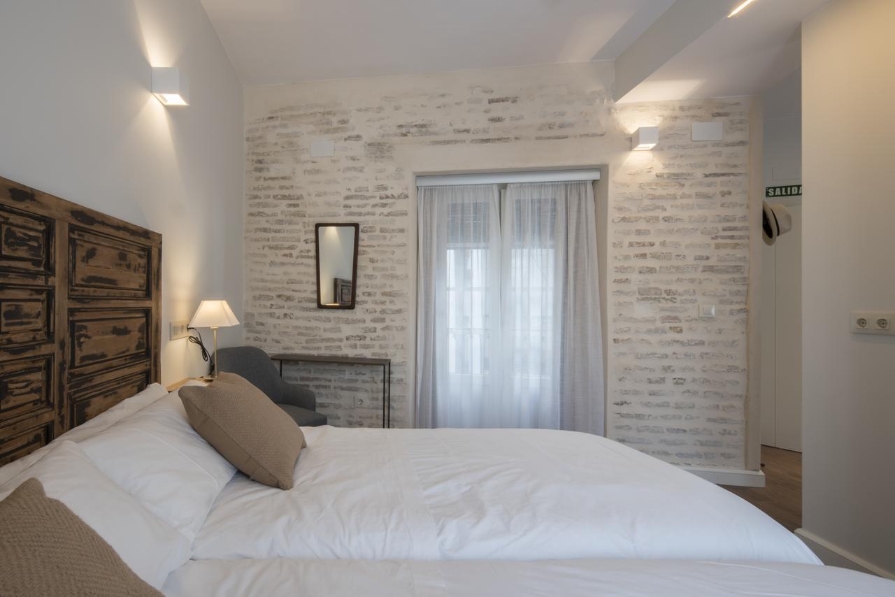 Santa Maria Apartments Севилья Экстерьер фото