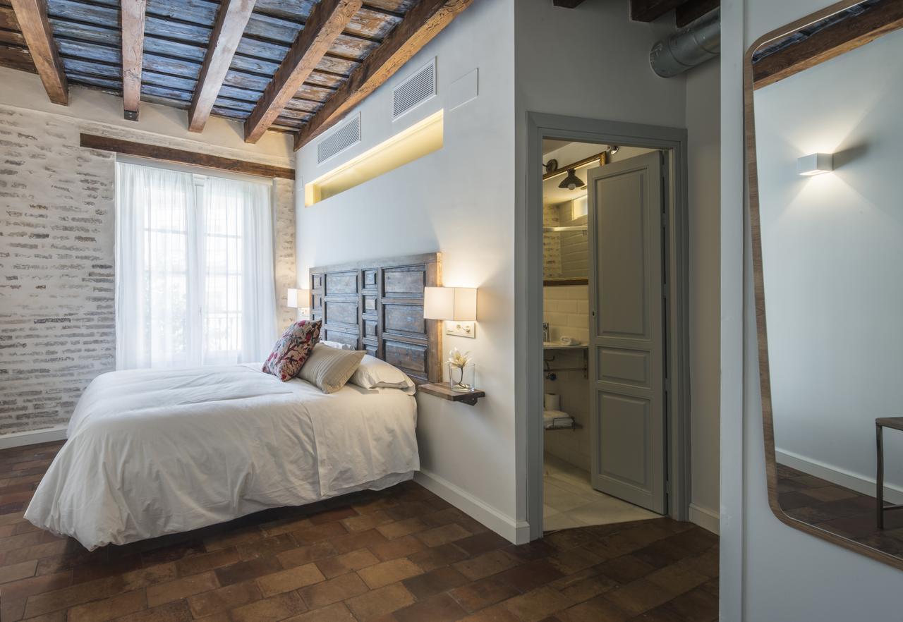 Santa Maria Apartments Севилья Экстерьер фото