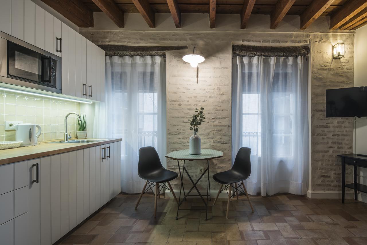 Santa Maria Apartments Севилья Экстерьер фото