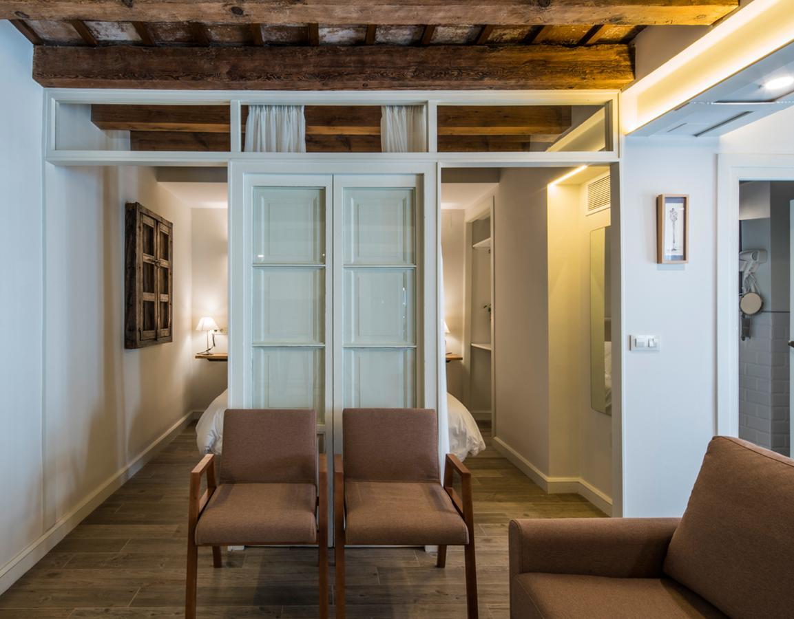 Santa Maria Apartments Севилья Экстерьер фото