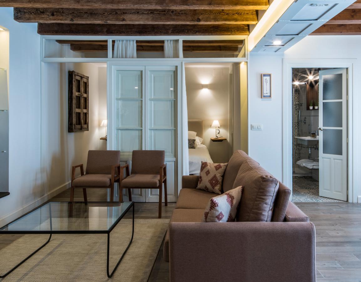 Santa Maria Apartments Севилья Экстерьер фото