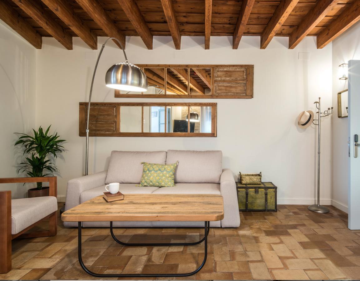 Santa Maria Apartments Севилья Экстерьер фото