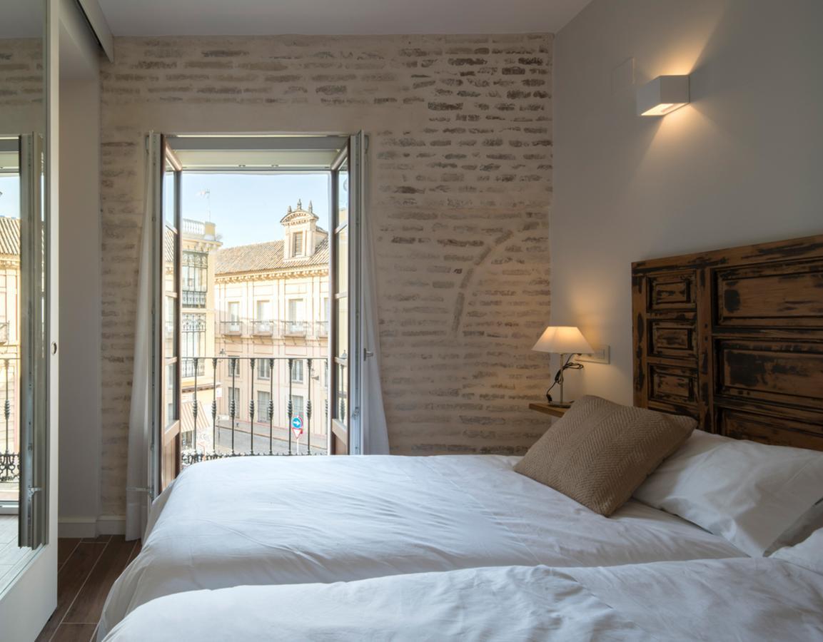 Santa Maria Apartments Севилья Экстерьер фото